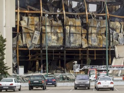 Fachada del edificio de la planta principal de Campofr&iacute;o, de Burgos, tras el incendio originado en noviembre de 2014. 
 