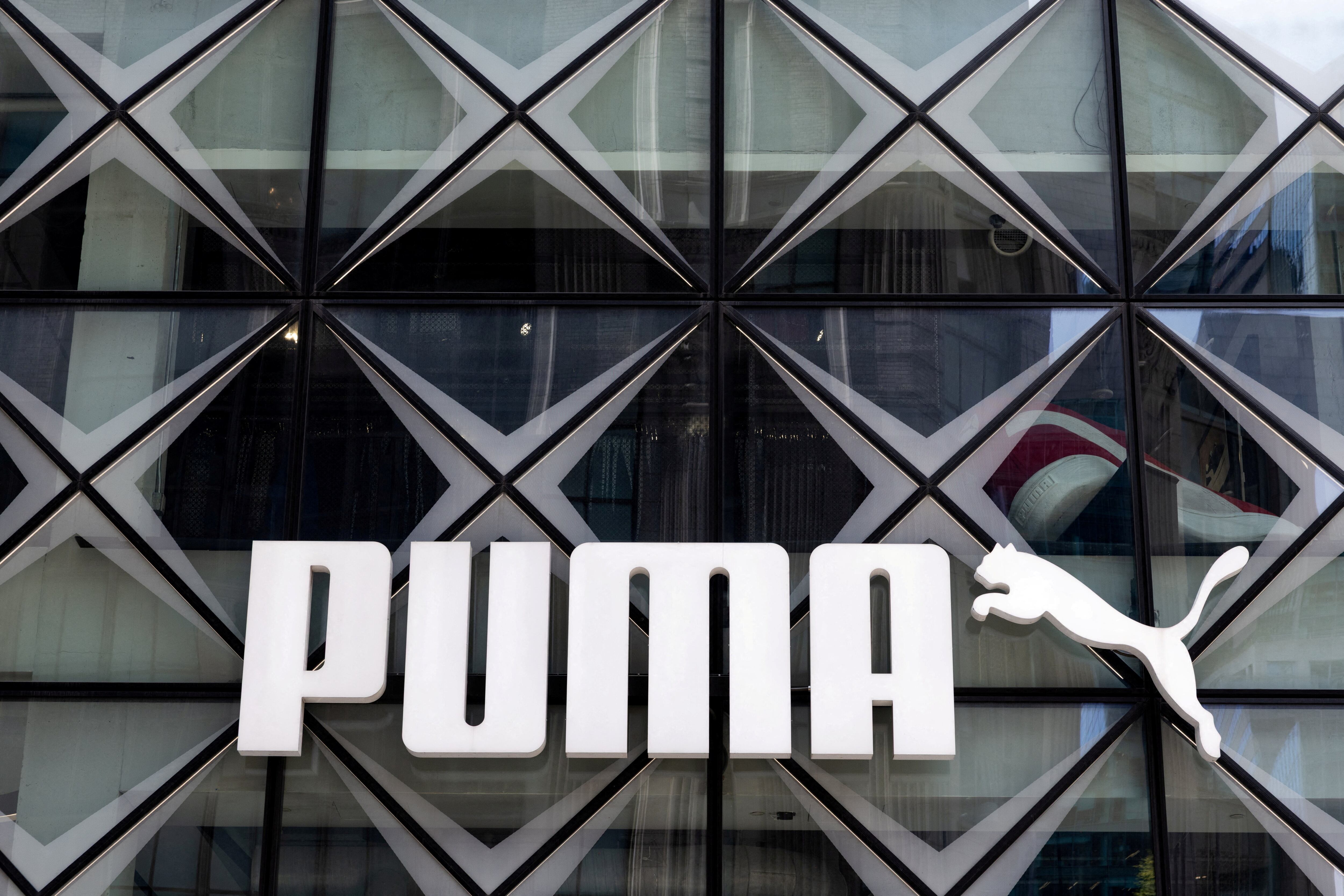 El logotipo de la tienda insignia de Puma en la ciudad de Nueva York, Estados Unidos, el 16 de julio de 2025.