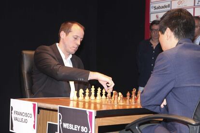 Paco Vallejo, durante la primera partida contra So, que ganó.