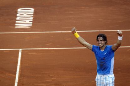 Rafael Nadal celebra su victoria sobre Roger Federer.