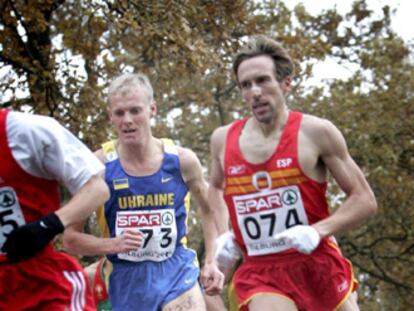 Alberto García (con guantes) y Lebid, durante el cross de ayer.