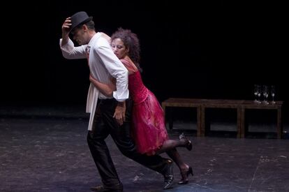 Duque y Prudence, interpretados por Joaqu&iacute;n Gal&aacute;n y Beatriz Ortega durante el ensayo.