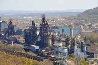 Vista general de la fábrica de ArcelorMittal en la localidada de Hayange, al este de Francia. EFE/Archivo