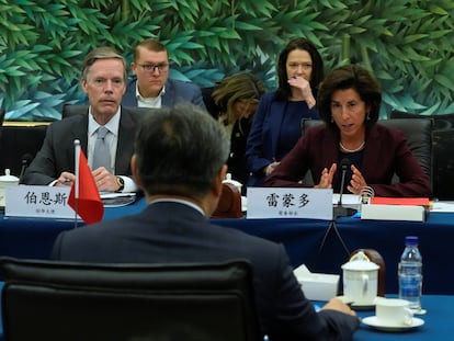 La secretaria de Comercio de EE UU, Gina Raimondo, intervenía este lunes durante su reunión en Pekín con los responsables comerciales chinos.
