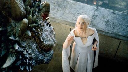 Emilia Clarke, com a Daenerys Targaryen.