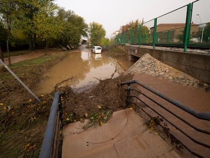 TERUEL, 30/10/2024.- Vista de una zona inundada en Teruel este miércoles tras una noche de intensas tormentas ocasionados por la dana que afecta a todo el país y que ha dejado al menos 51 muertos en la provincia de Valencia. EFE/Antonio García