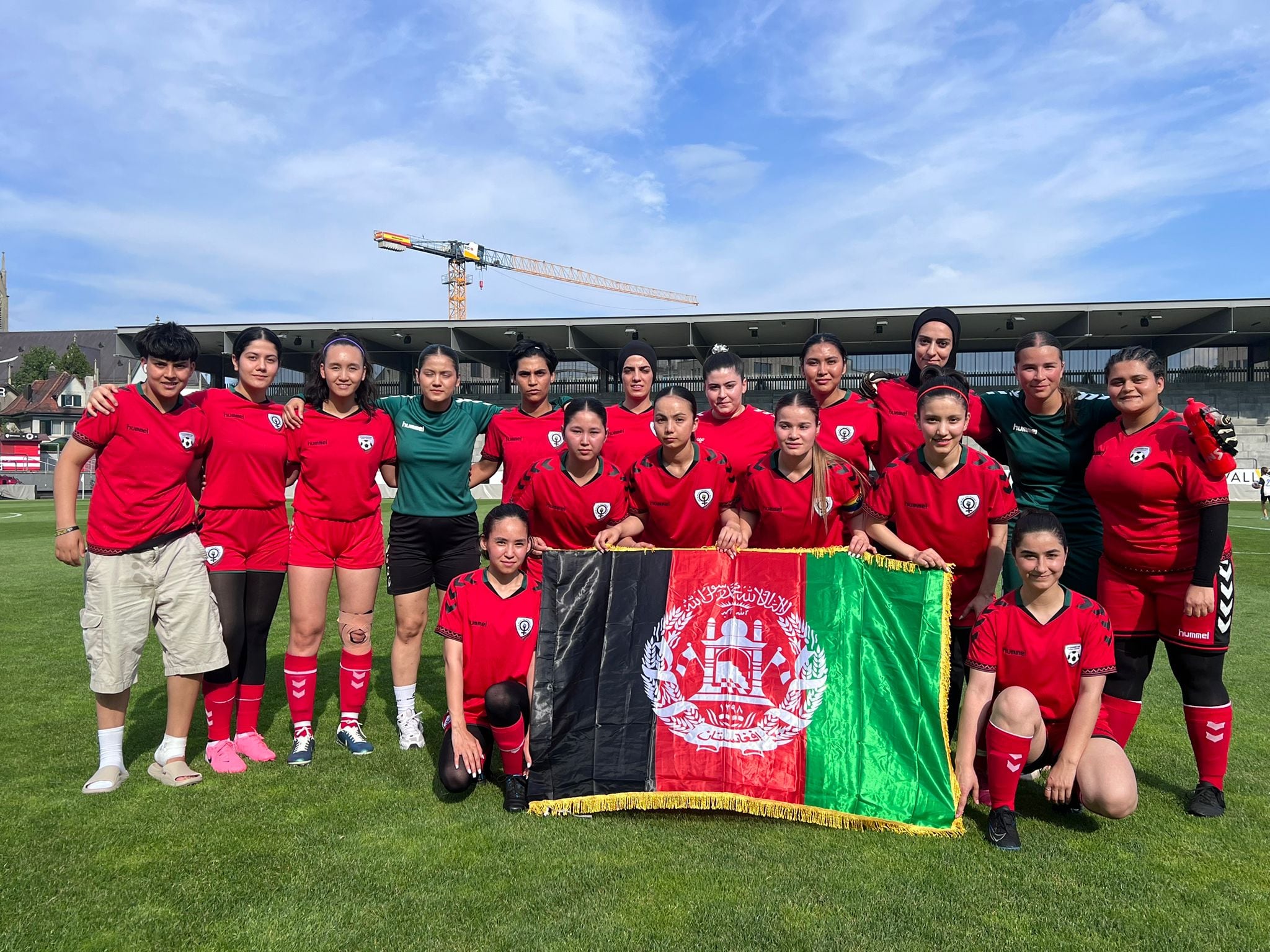 Jugadoras de la antigua selección femenina de fútbol de Afganistán, en Inglaterra, después de haber sido evacuadas de su país.