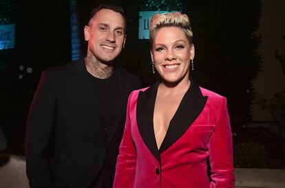 Pink y Carey Hart. Llevan juntos desde 2001, pero no todo es color de rosa. Aunque solo cinco años después de conocerse se dieron el 'sí, quiero', se han separado en varias ocasiones. La terapia de pareja, según ha confesado la cantante, ha sido la solución para superar las adversidades y permanecer juntos.