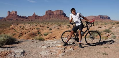 Carlos Santamaría en Monument Valley, Utah en Estados Unidos.