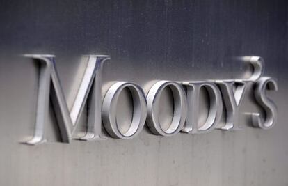 Logo corporativo de Moody&#039;s, en la sede de la Agencia, en Nueva York.