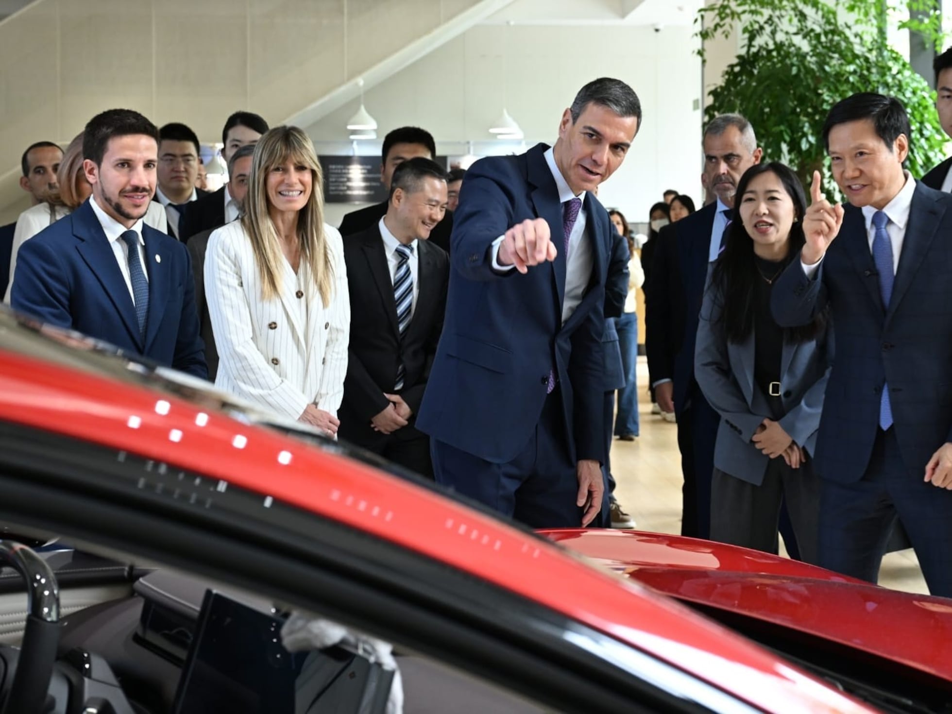 El juez Peinado ya rechazó en 2024 quitar el pasaporte a Begoña Gómez y el Gobierno dice que “no se entendería” que se lo retirase ahora | España | EL PAÍS