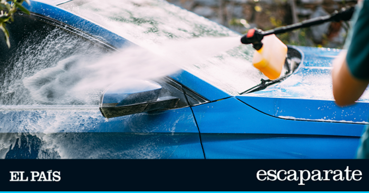 El accesorio de Kärcher para limpiar el coche con espuma como en un túnel de lavado