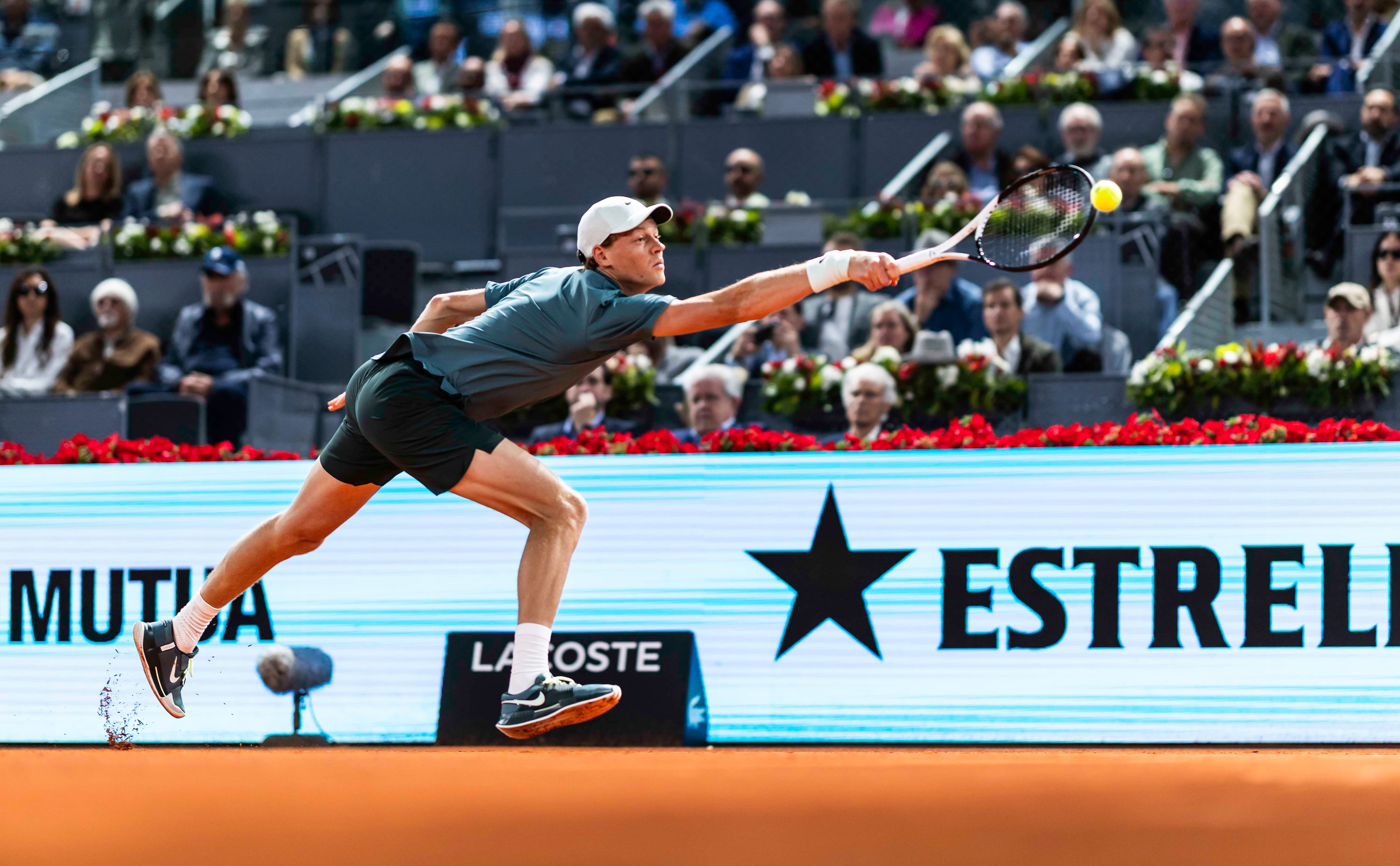 Sinner, en una devolución de revés.