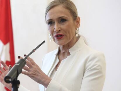 Cristina Cifuentes en la rueda de prensa en la que anunció su renuncia.