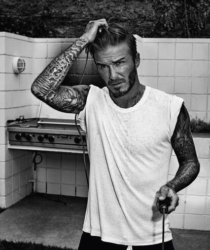 </p>Tanto en color como en blanco y negro, Hom captura la esencia de actores, famosos e iconos culturales internacionales. </p> <br> </p> El exfutbolista inglés David Beckham.</p>