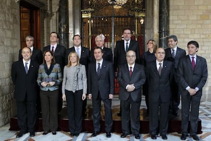 El nuevo equipo del Gobierno catalán presidido por Artur Mas.