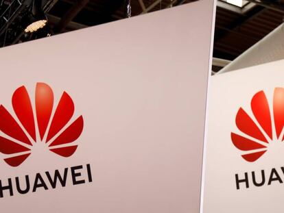 Logo de la empresa tecnológica china Huawei en un evento de la compañía en Francia. 