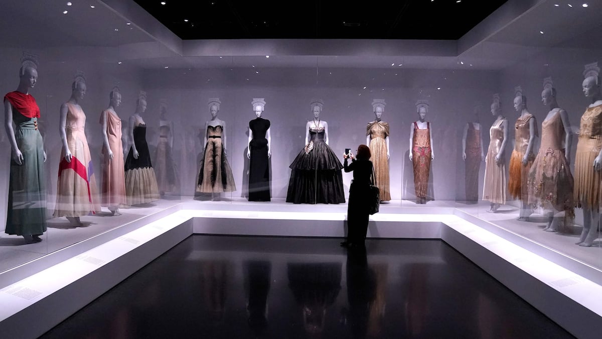 Women Dressing Women': The Metropolitan Museum of Art's tribute to a century of great female designers | Culture | EL PAS English Women Dressing Women': The Metropolitan Museum of Art's tribute to a century of great female designers | Culture | EL PAS English