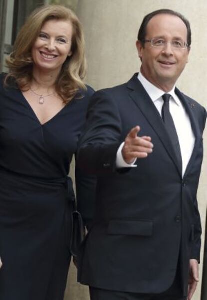 Hollande y Valérie Trierweiler, en el Eliseo.