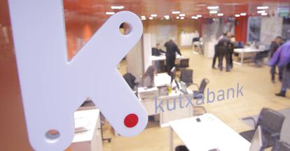 Euskaltel participa en la renovación de la red digital de Kutxabank.