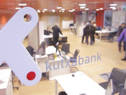 Euskaltel participa en la renovación de la red digital de Kutxabank.