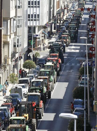 Caravana de tractores en Vilalba.