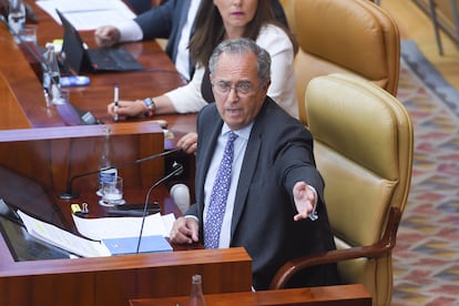 El presidente de la Asamblea de Madrid, Enrique Ossorio, durante el pleno de este jueves en la Asamblea de Madrid.