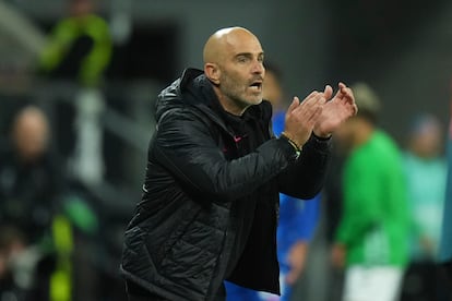 Enzo Maresca, entrenador del Chelsea en un momento del partido.