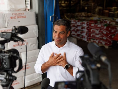 El alcalde de Miami, Francis Suarez, este mes en un acto de campaña en Bow, New Hampshire.