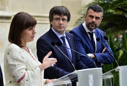 Francina Armengol, Carles Puigdemont y Santi Vila.