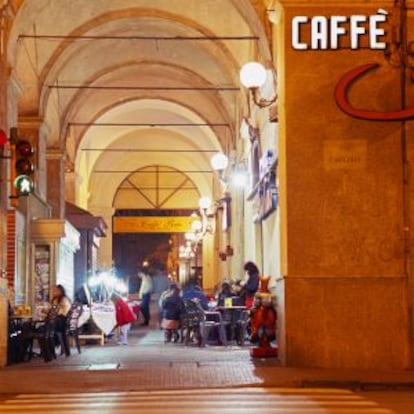Terraza de un café en Sassari, en Cerdeña (Italia).
