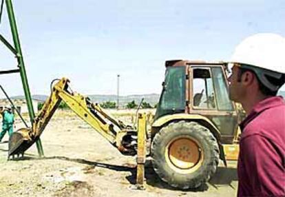 Trabajos de preparación del suelo donde se ubicará el parque industrial joyero.