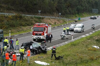 La vía del Salnés, en la provincia de Pontevedra, después del accidente en el que murieron cinco personas.