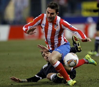 Adrián, durante el partido de ida ante el Besiktas en el Vicente Calderón.