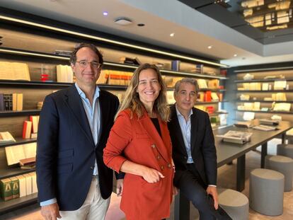 Ontier España: Pedro Rodero (presidente ejecutivo), Cristina Camarero (socia directora) y Bernardo Gutiérrez de la Roza (consejero delegado).