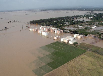 La Oficina de Naciones Unidas para la Asistencia Humanitaria (OCHA) ha señalado en un comunicado que un equipo de seis personas trabajará con las autoridades de emergencia dominicanas.