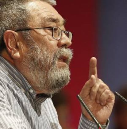 El secretario general de UGT, Cándido Méndez, durante su intervención en la inauguración del 41 Congreso confederal del sindicato que se celebra hasta hoy, en Madrid, bajo el lema "La unión por el trabajo. Acción y Solidaridad".