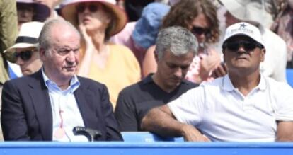 Juan Carlos I, Mourinho y Toni Nadal, en el box del jugador español.