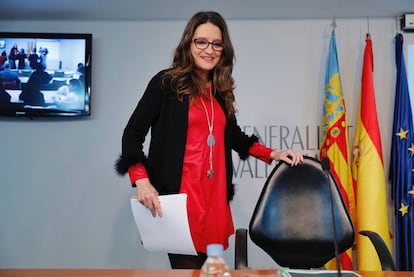 La vicepresidenta y portavoz del Consell al inicio de la comparecencia pública de los viernes.