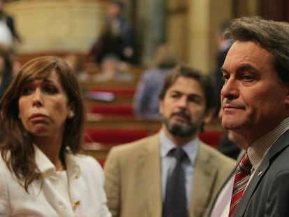 Sánchez-Camacho, Oriol Pujol y Artur Mas, en el Parlamento de Cataluña en 2011.