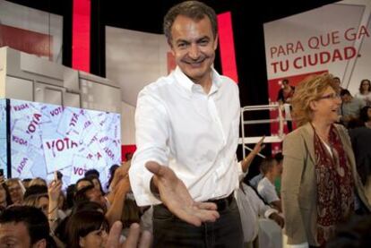 El presidente José Luis Rodríguez Zapatero, durante el mitin celebrado el miércoles en Cáceres.