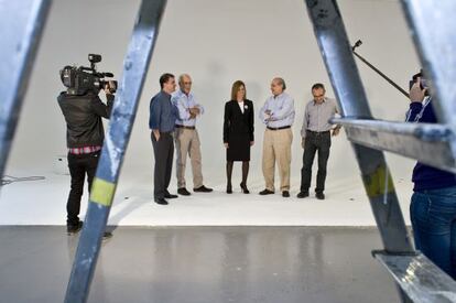 Alfred Bosch (ERC), Josep Antoni Duran Lleida (CiU), Carme Chacón (PSC), Jorge Fernández Díaz (PP) y Joan Coscubiela (ICV) posan para EL PAÍS.