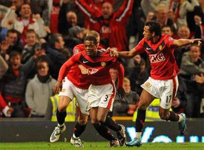 Los jugadores del Manchester celebran el gol del empate.