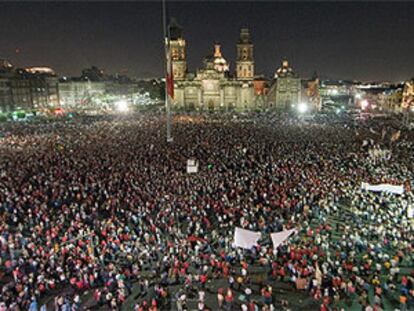 Multitudinaria marcha contra la desaparición de una eléctrica pública en México