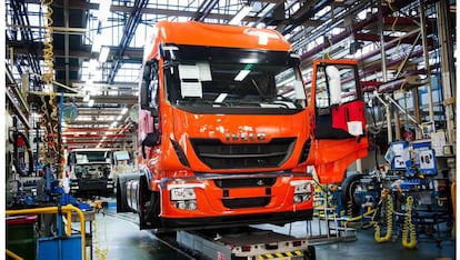 Un camión Iveco en la planta que el fabricante tiene en Madrid. 