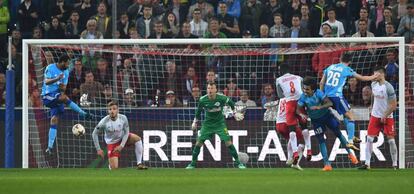 Gol de Rolando que da el pase a la final al Marsella.