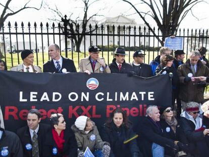 Ativistas protestam em frente à Casa Branca contra oleoduto Keystone XL./EFE