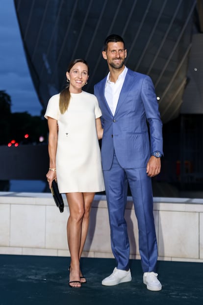El tenista serbio, Novak Djokovic, posa con su mujer, Jelena Djokovic.