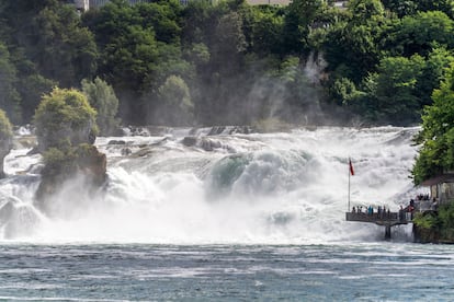 Vista de las cataratas del Rin. 