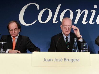 Juan Jos&eacute; Bruguera (centro) presidente, Pere Vi&ntilde;olas, consejero delegado (izquierda) y Francisco Pal&agrave; del consejo de administraci&oacute;n (derecha) de Inmobiliaria Colonial.